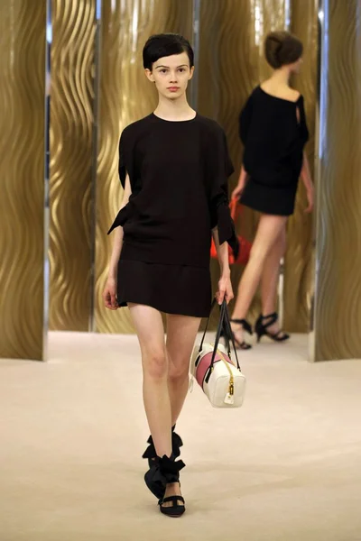 Look 8